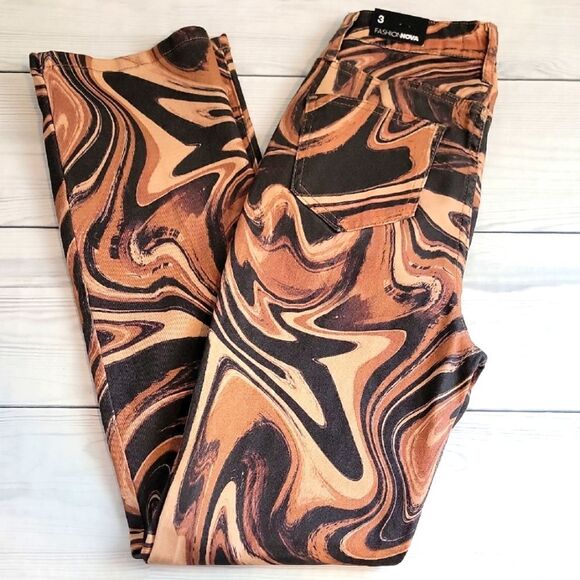 Fashion Nova Volcano Blows Straight Leg Jeans Womens Size 3 NWT - Picture 1 of 15